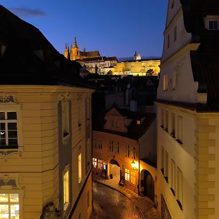 Duplex 165m2 With Views Only 30 Seconds To Charles Bridge Apartmán