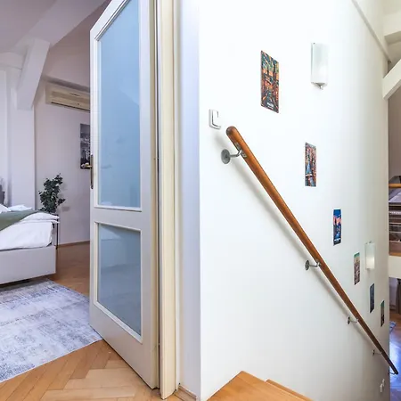 Apartment Duplex 165m2 With Views Only 30 Seconds To Charles Bridge *