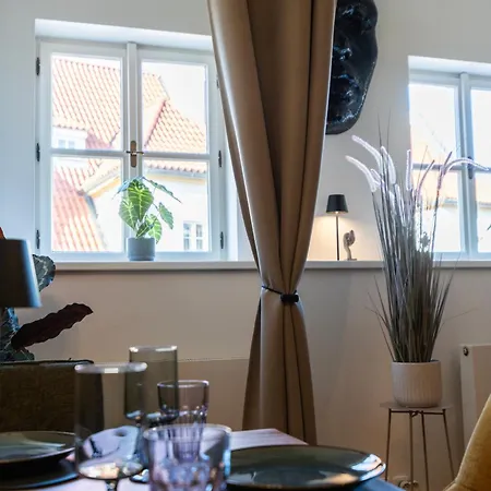 Duplex 165m2 With Views Only 30 Seconds To Charles Bridge Apartmán *