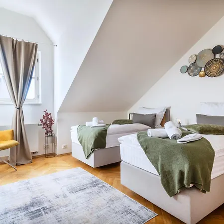Duplex 165m2 With Views Only 30 Seconds To Charles Bridge * Praha