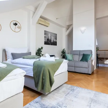 Duplex 165m2 With Views Only 30 Seconds To Charles Bridge Praha