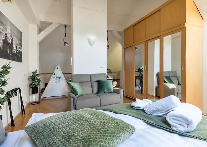 Duplex 165m2 With Views Only 30 Seconds To Charles Bridge