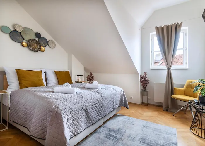 Duplex 165m2 With Views Only 30 Seconds To Charles Bridge Prague